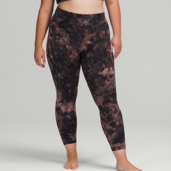 LULULEMON ALING  DIAMOND DYE Leggings.Size 20 - Picture 1 of 6